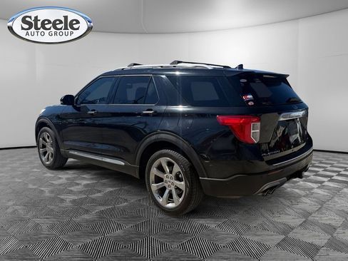 Used 2020 Ford Explorer Platinum w/ Premium Technology Package image 3