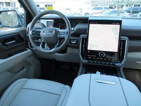 Used 2025 GMC Yukon Denali image 12