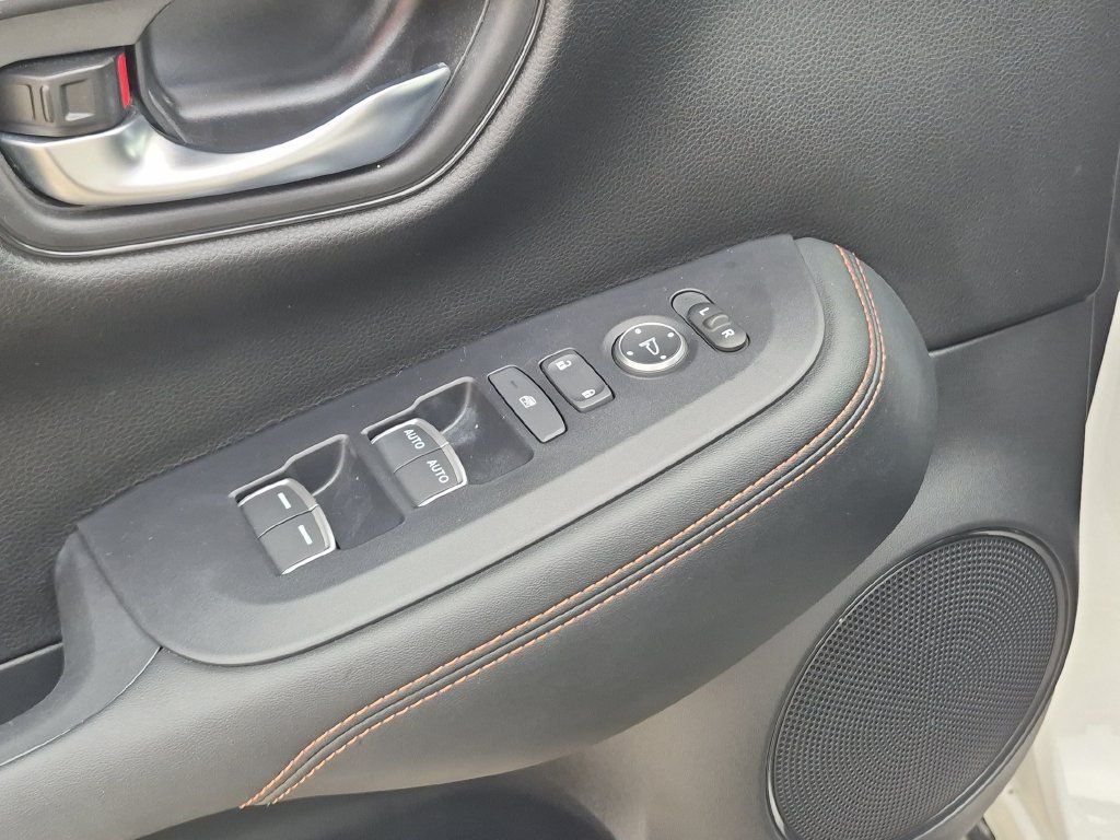 Used 2024 Honda HR-V Sport image 13