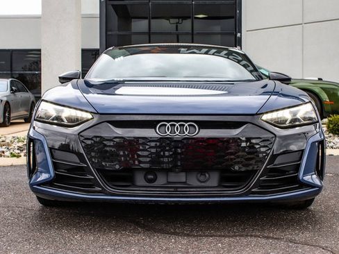 Used 2022 Audi e-tron GT Prestige w/ Prestige Package image 2