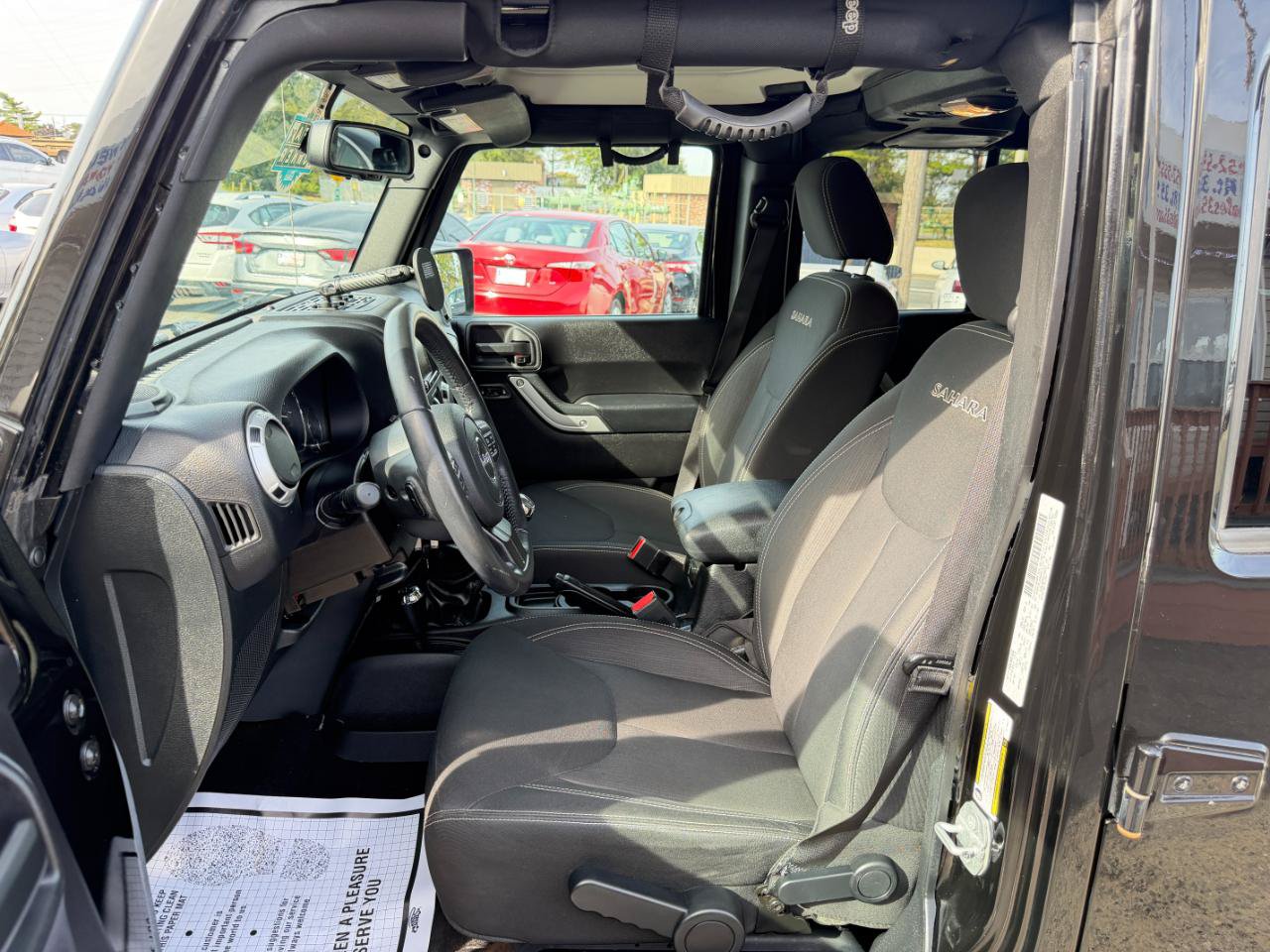Used 2016 Jeep Wrangler Unlimited Sahara w/ Connectivity Group AWD/4WD image 12