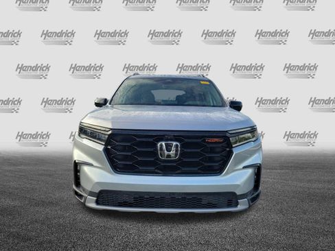 Used 2024 Honda Pilot TrailSport image 3