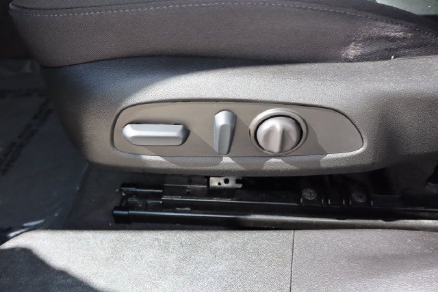 Used 2025 Chevrolet Malibu LT FWD image 11