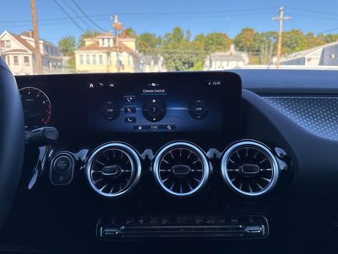 Certified 2025 Mercedes-Benz GLA 250 4MATIC image 21