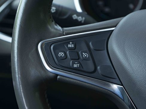 Used 2017 Chevrolet Malibu LT FWD image 20