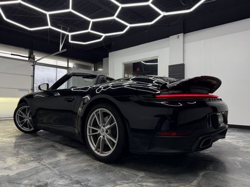 Used 2025 Porsche 911 Carrera image 3