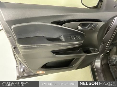 Used 2020 Honda Pilot Elite image 16