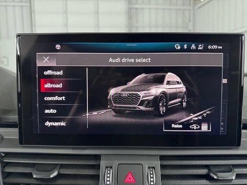 Used 2024 Audi SQ5 Prestige AWD/4WD image 37