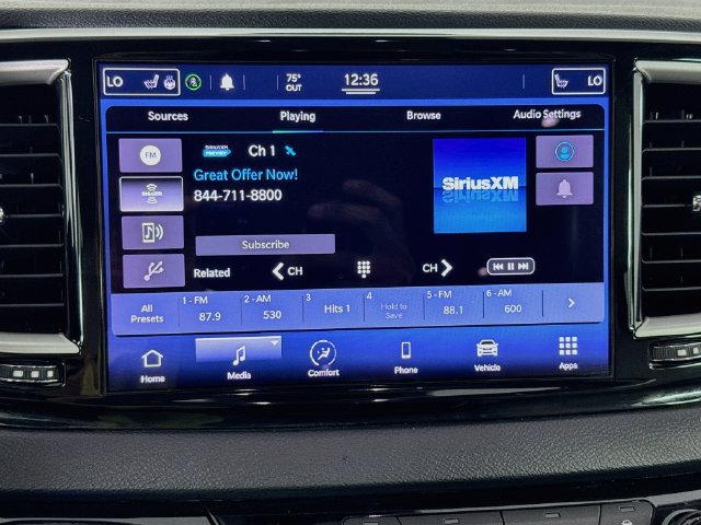 Used 2021 Chrysler Pacifica Touring-L FWD image 15
