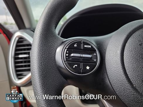 Used 2025 Kia Soul LX w/ LX Technology Package FWD image 26