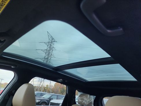 New 2026 Kia Sorento SX Prestige w/ Olive Brown Leather Package image 18