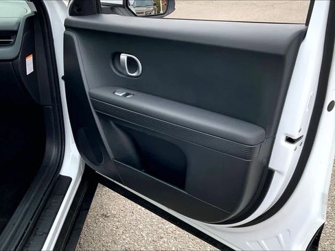 Used 2024 Hyundai Ioniq 5 SEL image 20