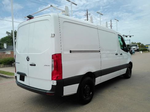 Used 2024 Mercedes-Benz Sprinter 2500 image 11