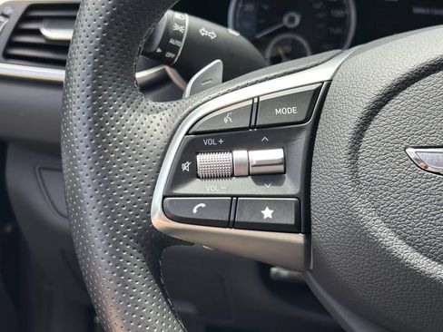 Used 2022 Genesis G70 2.0T RWD image 20