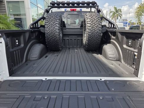 New 2026 Ford F250 Lariat w/ Black Appearance Package AWD/4WD image 8