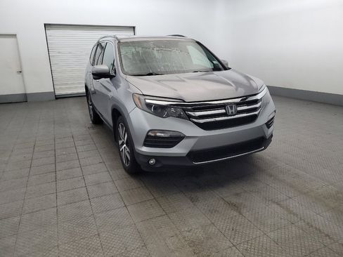 Used 2018 Honda Pilot Touring image 14