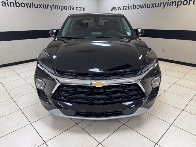 Used 2025 Chevrolet Blazer LT FWD image 2