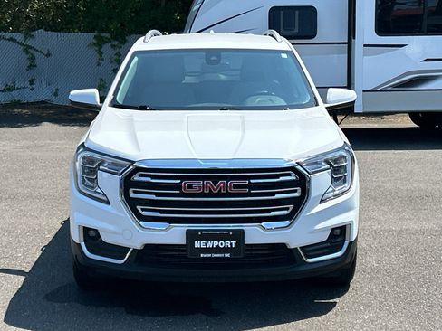 Used 2023 GMC Terrain SLT w/ Infotainment Package II AWD/4WD image 2