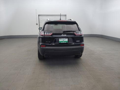 Used 2021 Jeep Cherokee Latitude Plus AWD/4WD image 6