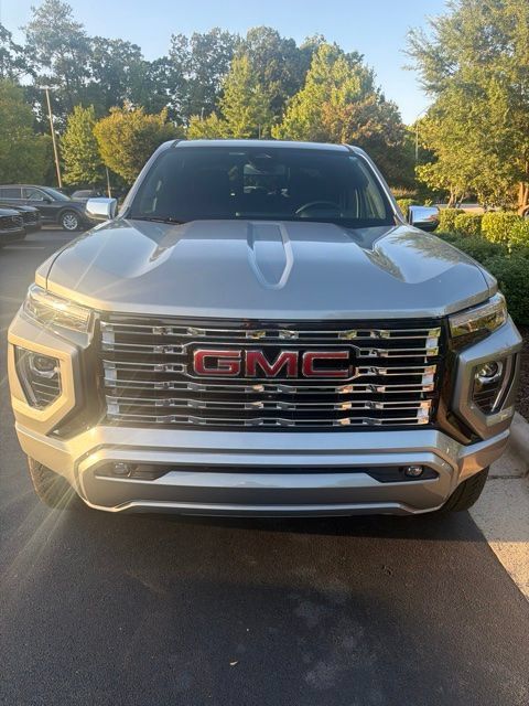 Used 2024 GMC Canyon Denali AWD/4WD image 1
