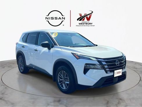 Used 2025 Nissan Rogue S AWD/4WD image 1