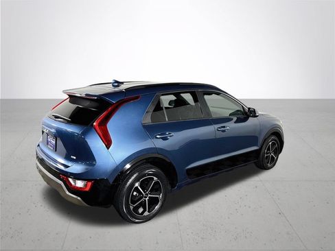 Certified 2023 Kia Niro FWD image 7