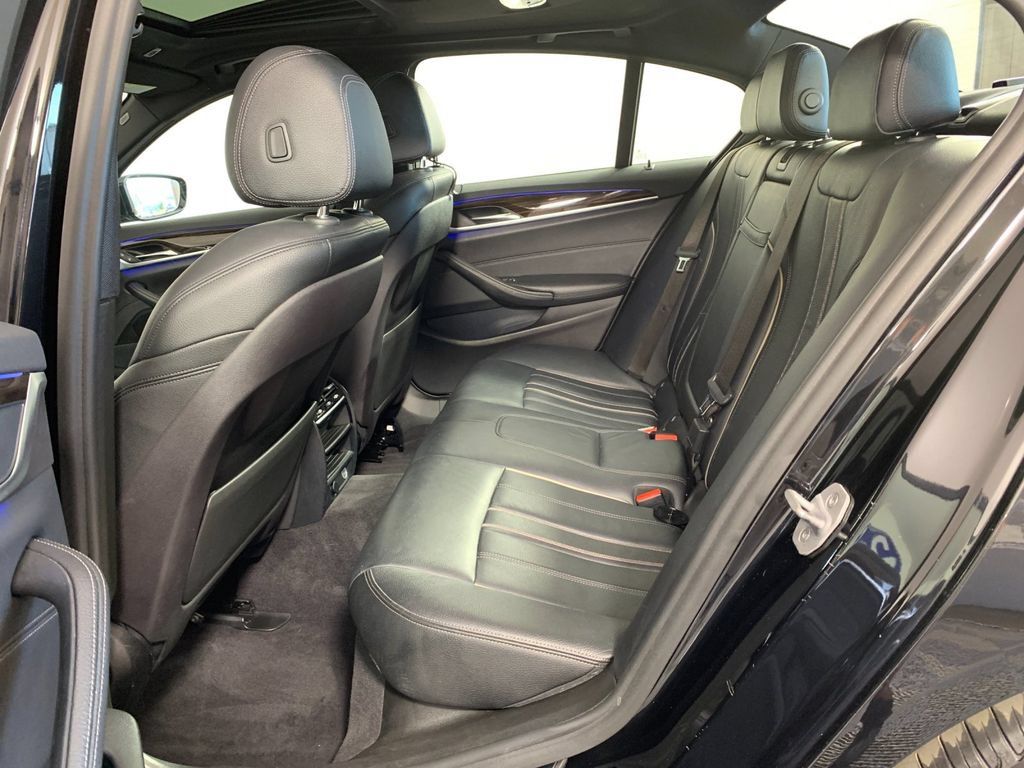 Used 2018 BMW 530i xDrive AWD/4WD image 32