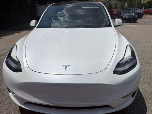Used 2021 Tesla Model Y Long Range AWD/4WD image 2