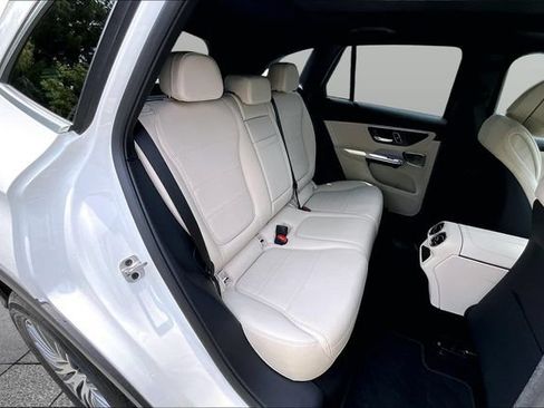 Used 2026 Mercedes-Benz GLC 300 4MATIC image 29