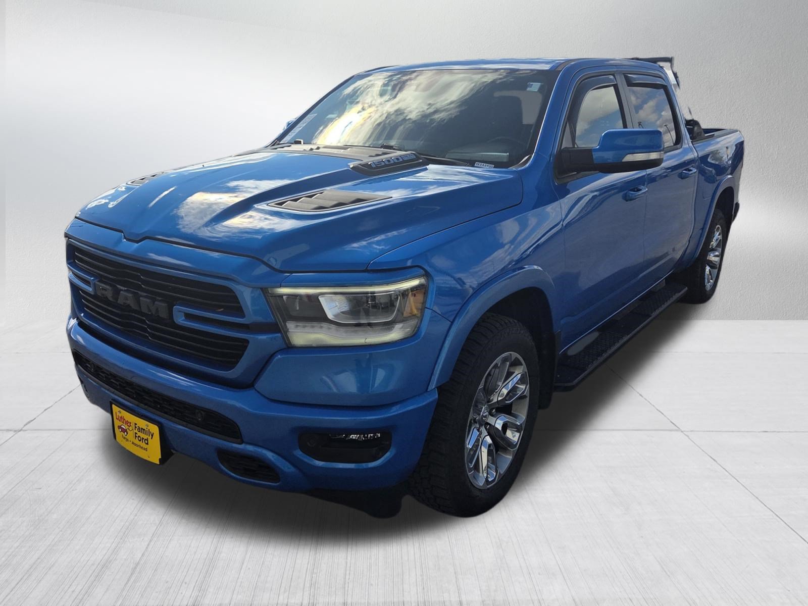 Used 2021 RAM 1500 Laramie w/ Sport Appearance Package AWD/4WD image 3