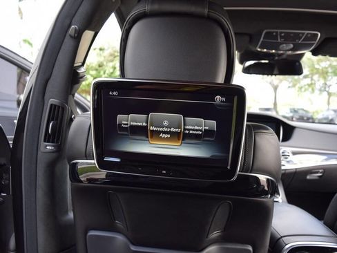 Used 2015 Mercedes-Benz S 63 AMG 4MATIC Sedan image 46