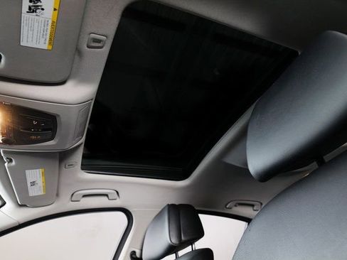 Used 2014 BMW 550i Sedan image 25