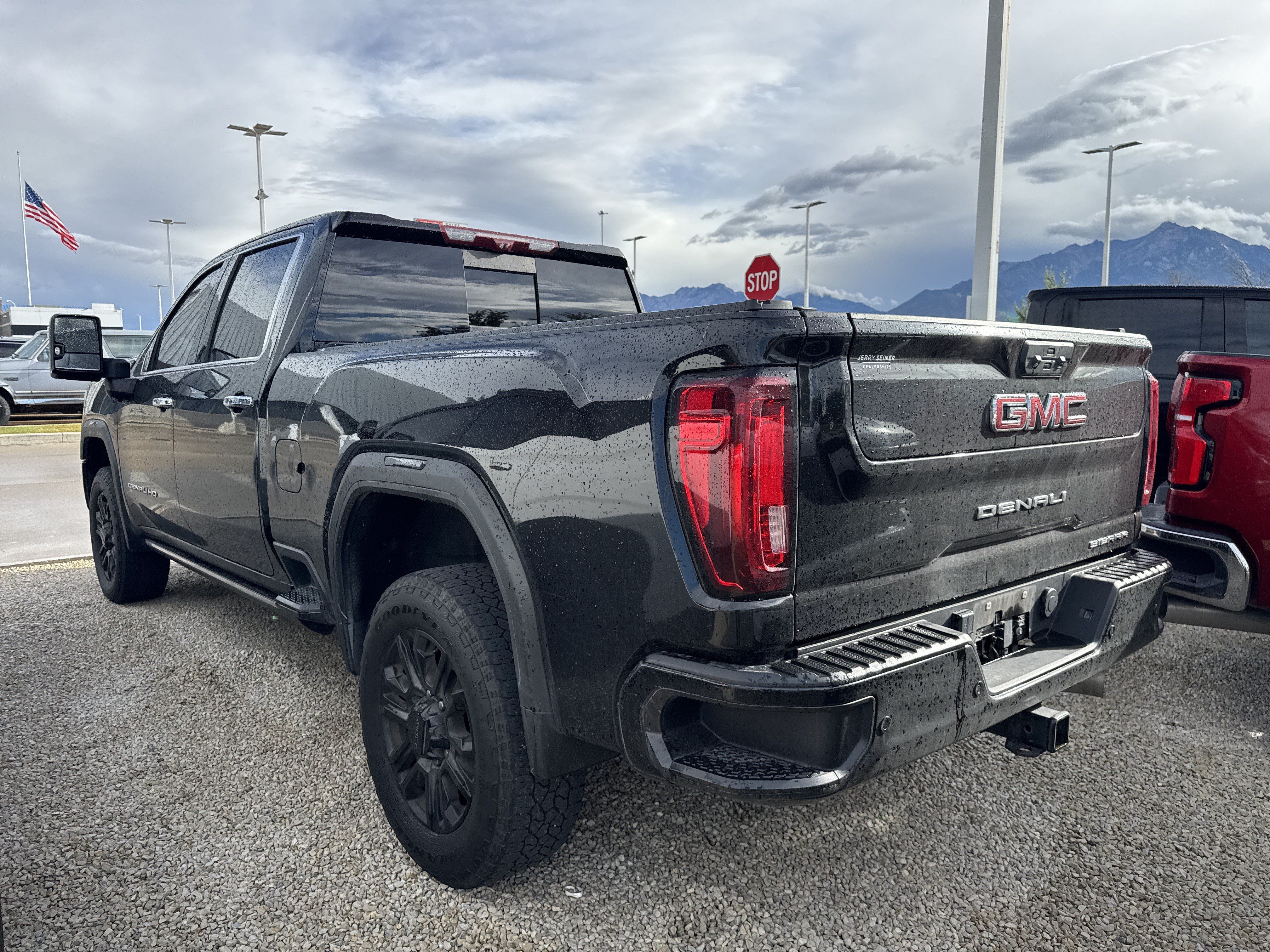 Used 2023 GMC Sierra 3500 Denali w/ Denali Black Diamond Edition AWD/4WD image 5