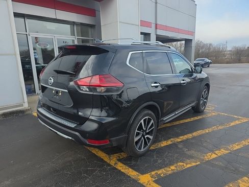 Used 2019 Nissan Rogue SL w/ Premium Package image 3