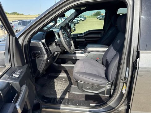 Used 2019 Ford F150 XLT w/ Equipment Group 302A Luxury AWD/4WD image 19