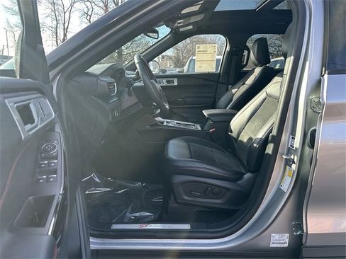 Certified 2023 Ford Explorer ST-Line w/ Class IV Trailer Tow Package image 19