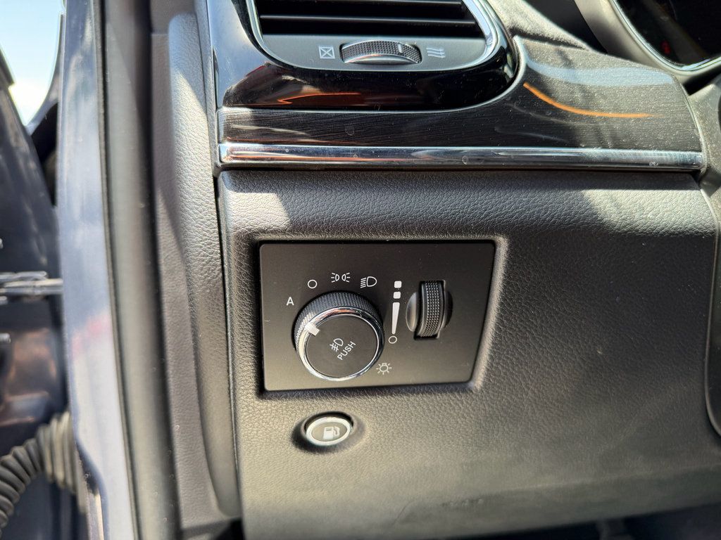 Used 2019 Jeep Grand Cherokee Trailhawk w/ Trailhawk Luxury Group AWD/4WD image 15