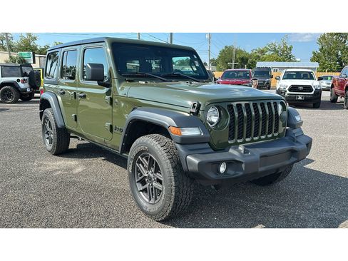 Used 2024 Jeep Wrangler Unlimited Sport AWD/4WD image 7