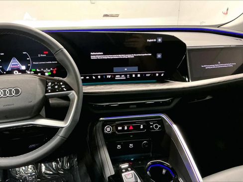 Used 2025 Audi Q5 Prestige image 9