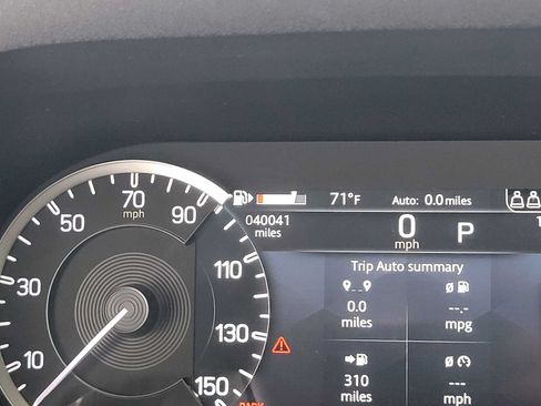 Used 2023 Land Rover Defender 110 S AWD/4WD image 24