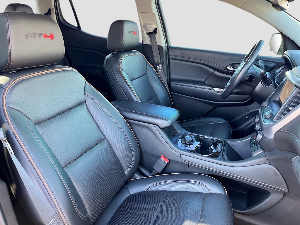 Used 2022 GMC Acadia AT4 w/ Technology Package AWD/4WD image 31