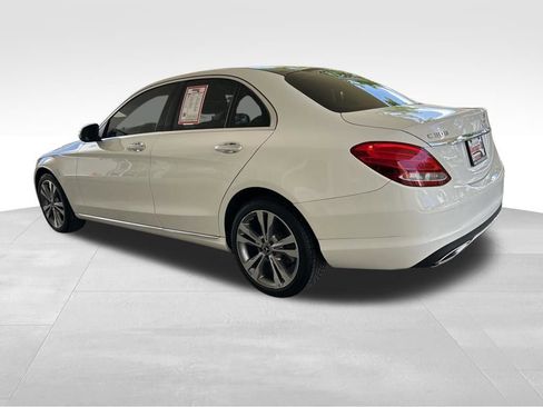 Used 2018 Mercedes-Benz C 300 4MATIC Sedan image 4
