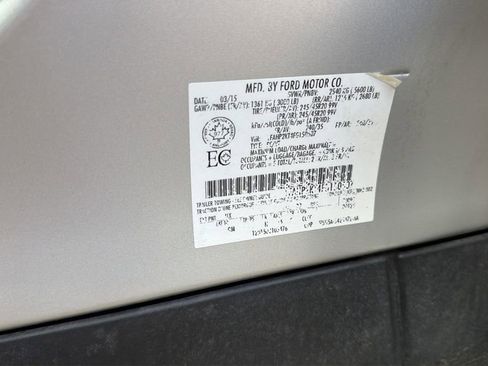 Used 2015 Ford Taurus SHO w/ Technology Package AWD/4WD image 39