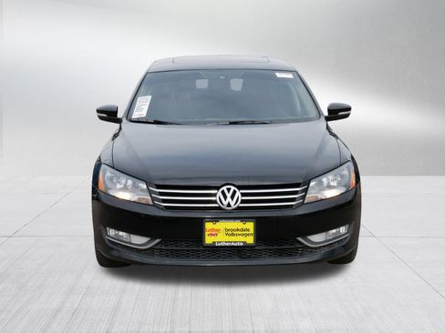 Used 2015 Volkswagen Passat 1.8T SE image 2
