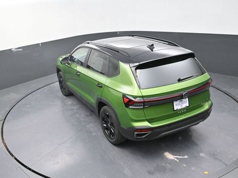 New 2026 Volkswagen Taos SE AWD/4WD image 16