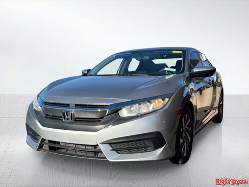 Used 2018 Honda Civic EX image 2