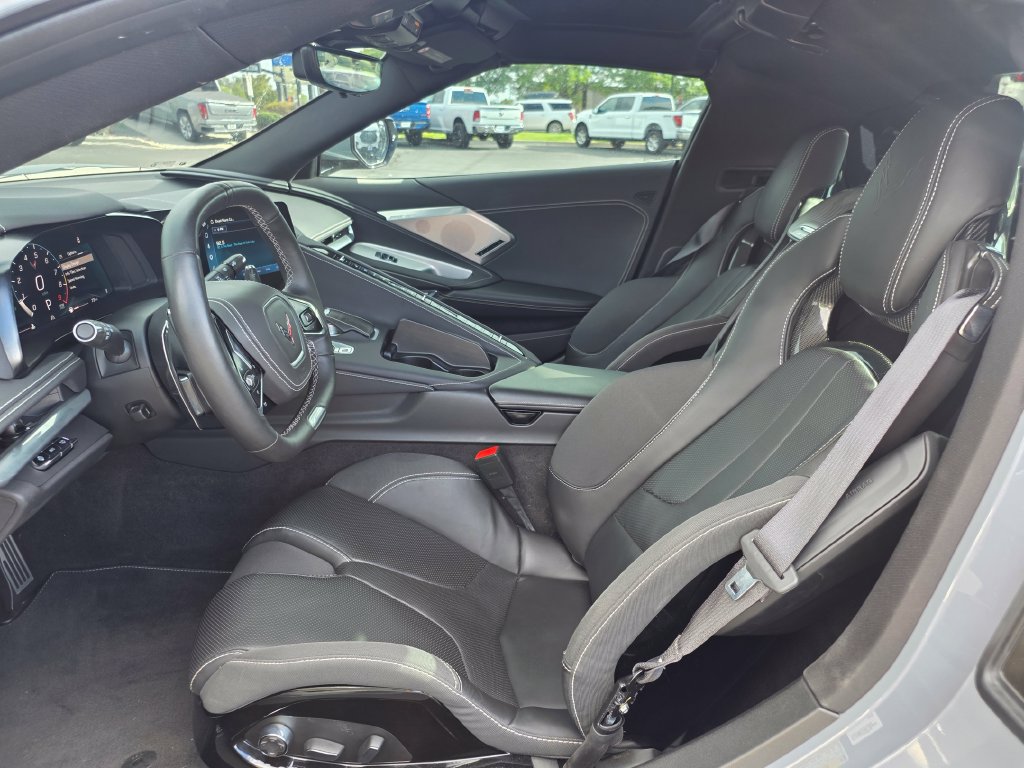 Used 2025 Chevrolet Corvette Z06 RWD image 15
