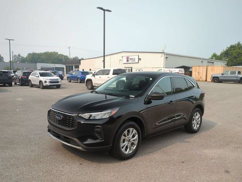 Used 2024 Ford Escape Active AWD/4WD image 1