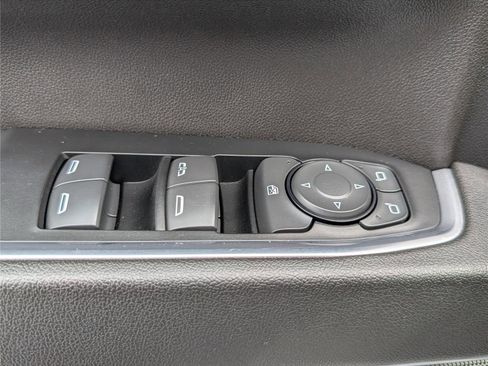 Used 2024 Chevrolet Silverado 2500 LT image 18