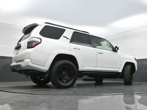 Used 2022 Toyota 4Runner TRD Off-Road Premium AWD/4WD image 31
